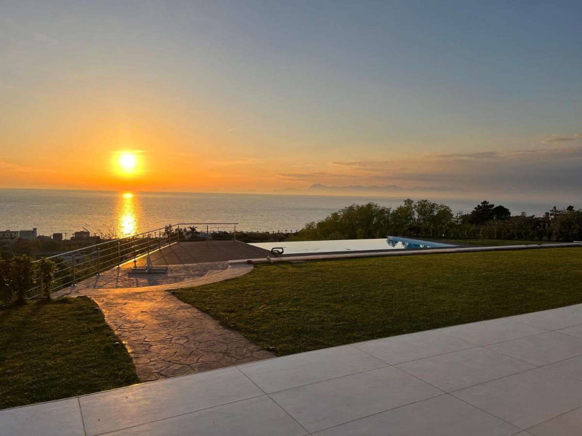 A La Puesta Del Sol Bed & Breakfast Agropoli Bagian luar foto